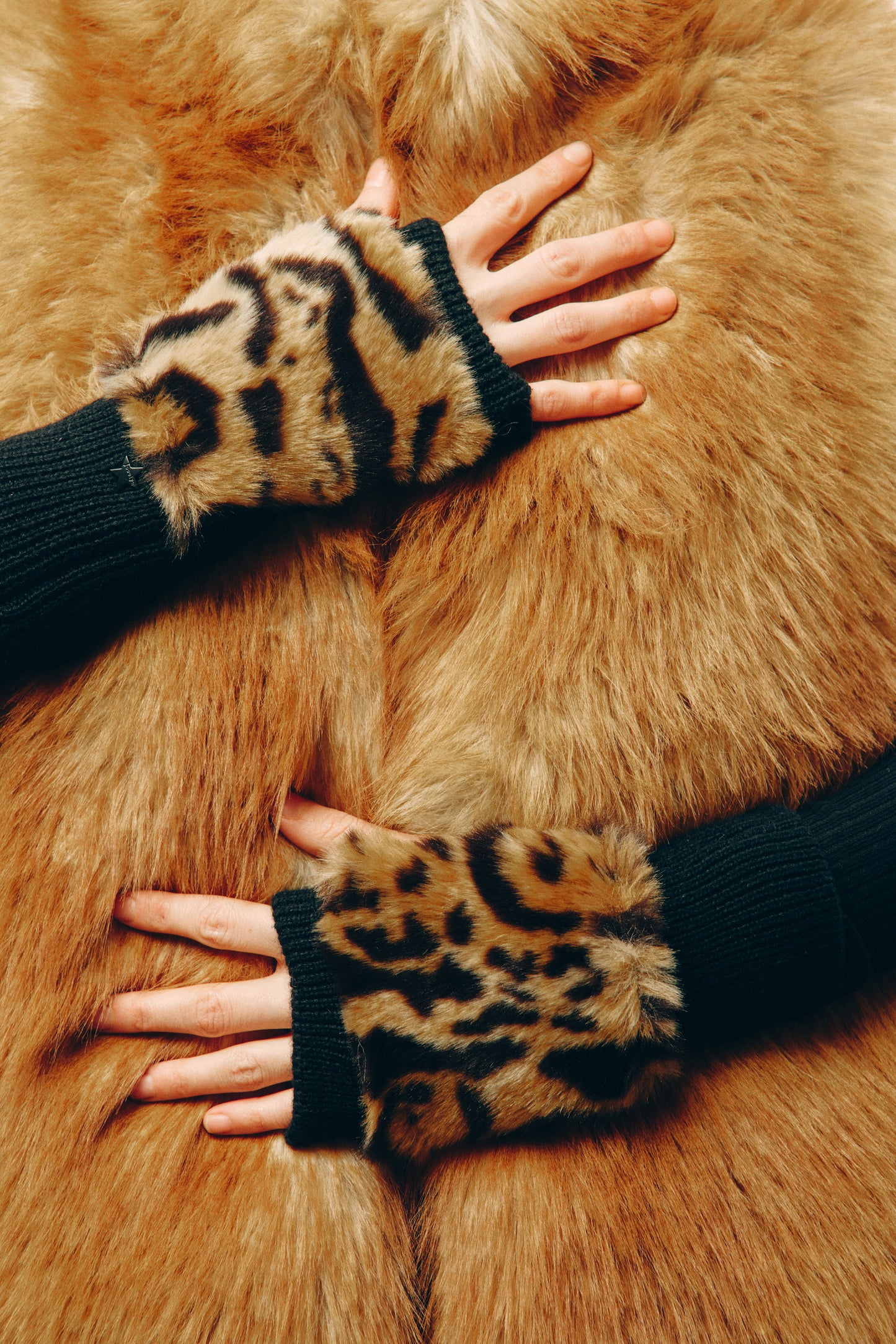 Buffalo Mittens Brown Multi