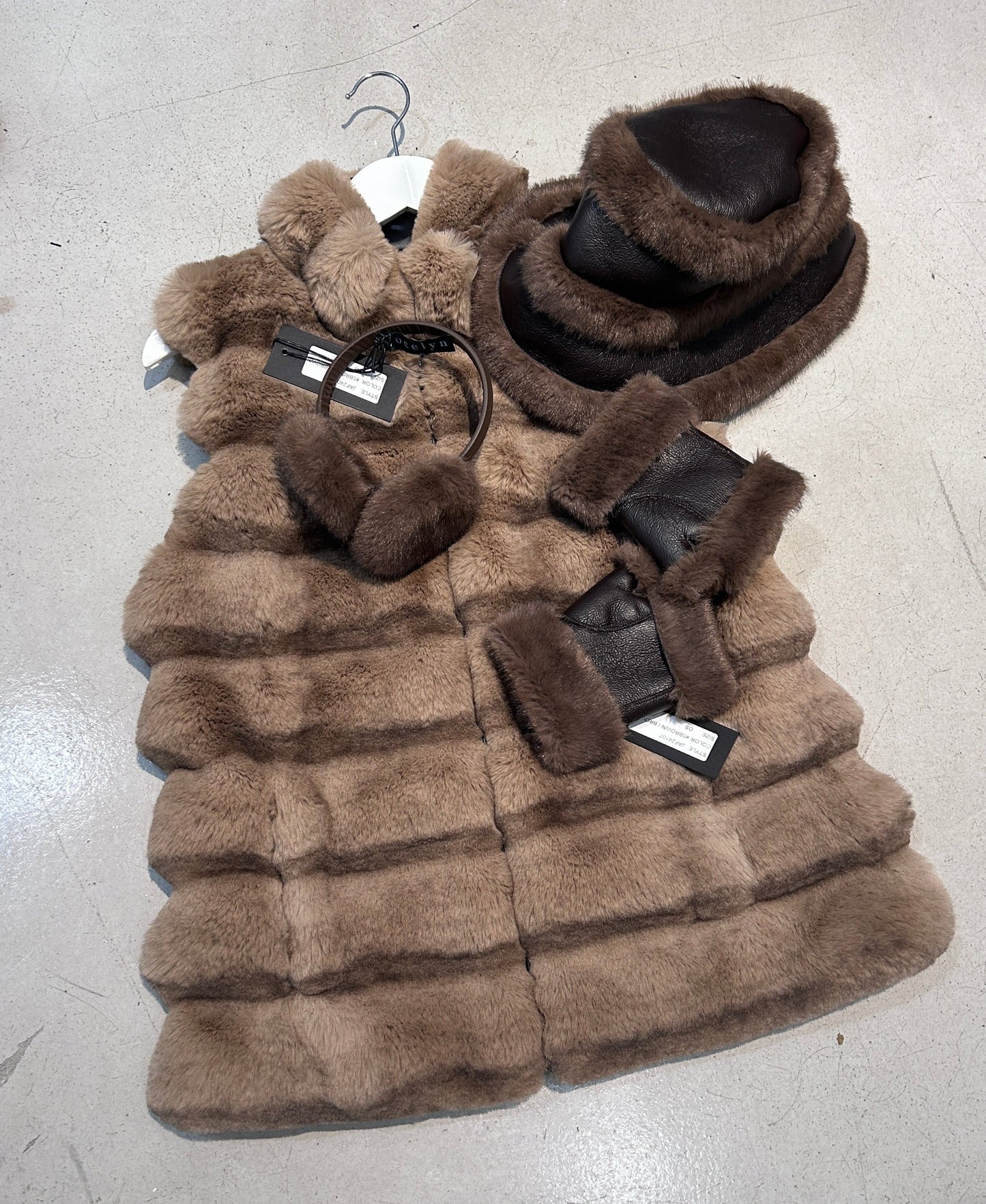 The Gstaad Chestnut Gloves