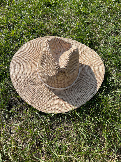 Seychelles Straw Hat with Shell Hearts